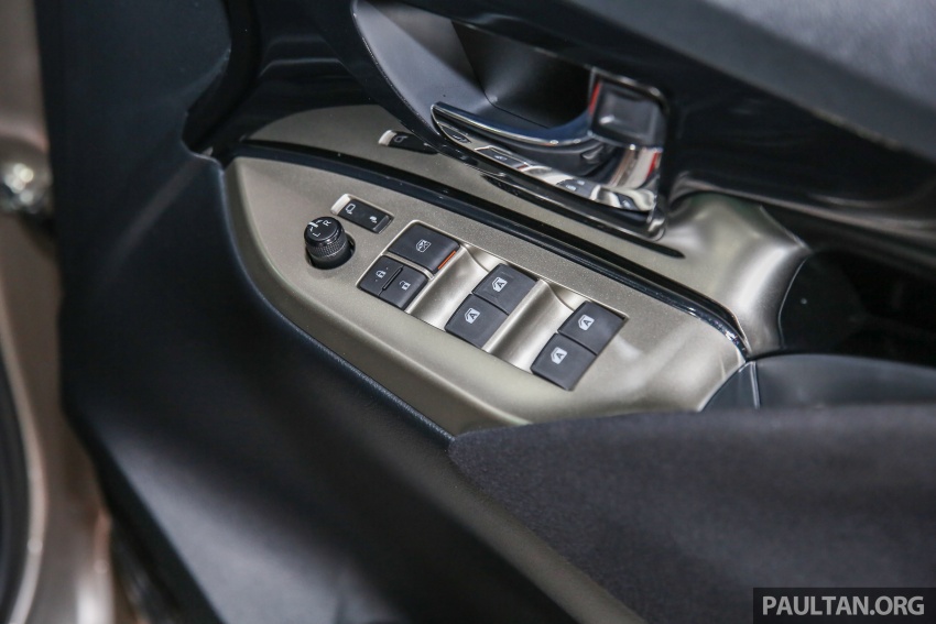 GALERI: Toyota Innova 2.0G baharu dipamerkan di Mitsui – MPV lapan-tempat duduk, Dual VVT-i, enam-kelajuan auto, tujuh beg udara, VSC, RM126k 587682