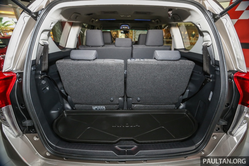 GALERI: Toyota Innova 2.0G baharu dipamerkan di Mitsui – MPV lapan-tempat duduk, Dual VVT-i, enam-kelajuan auto, tujuh beg udara, VSC, RM126k 587659