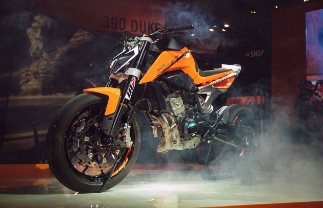 VIDEO: 2017 KTM 790 Duke prototype – the Scalpel