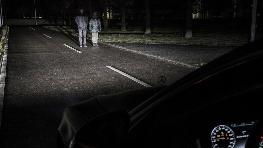 Mercedes-Benz Digital Light – ciri lampu tercanggih 588177