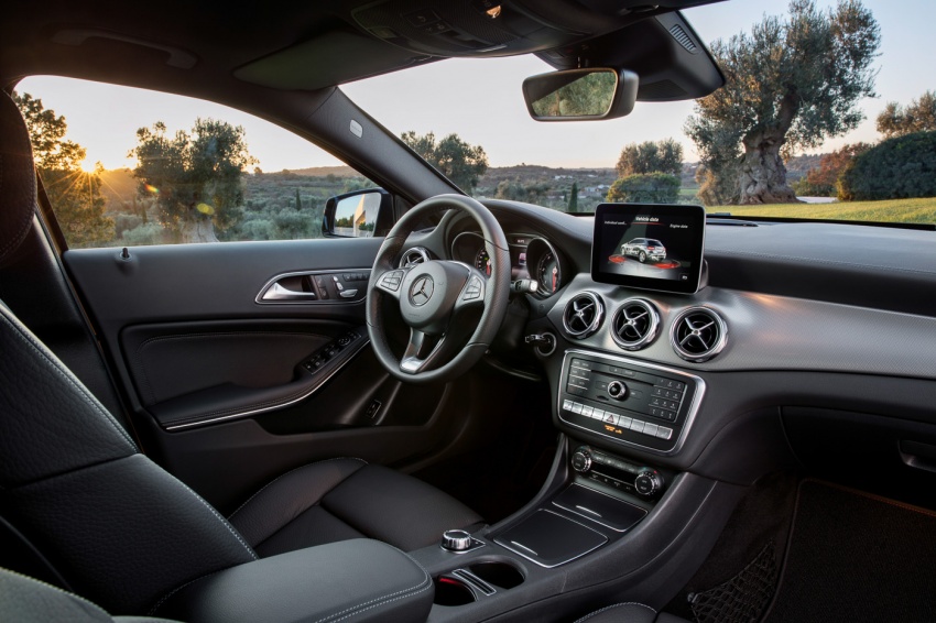 Mercedes-Benz GLA facelift tampil rasmi di Detroit 600231