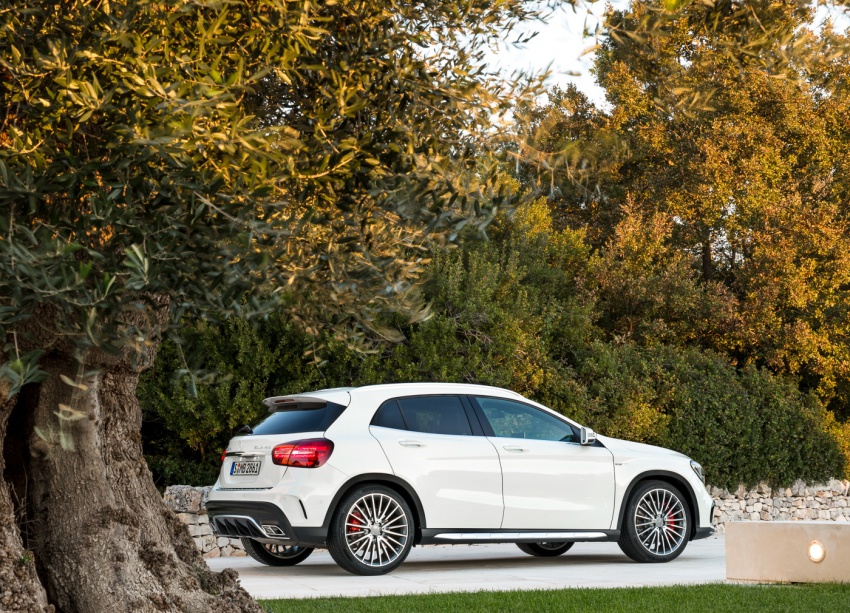 Mercedes-Benz GLA facelift tampil rasmi di Detroit 600188
