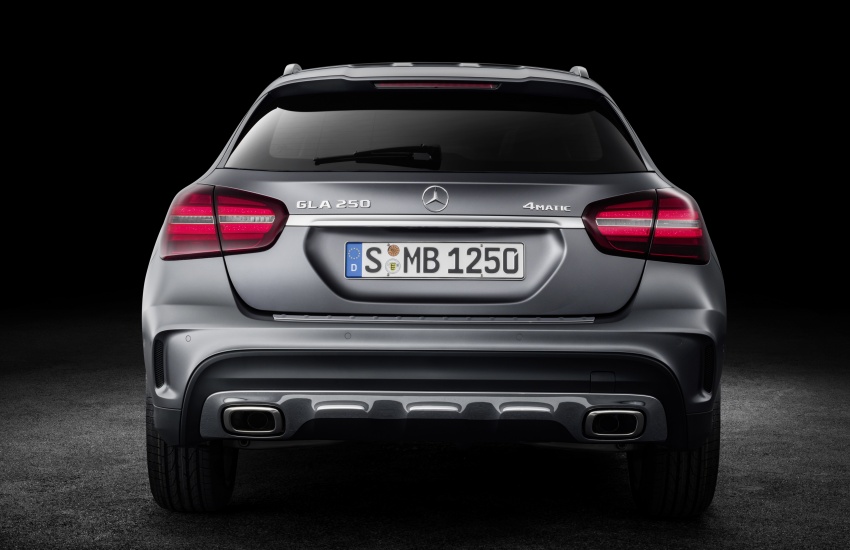 2017 Mercedes-Benz GLA facelift debuts in Detroit 600088