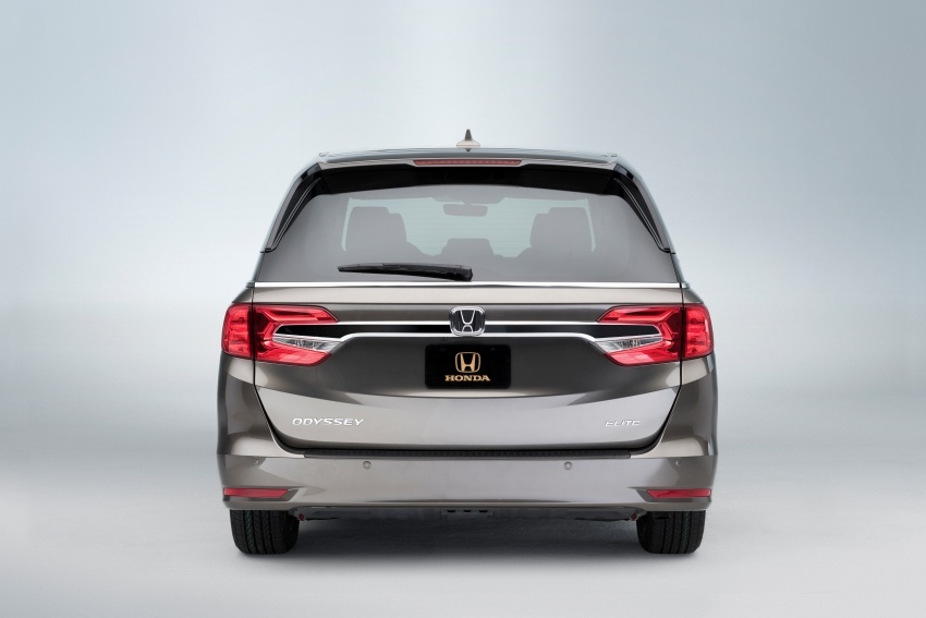 Honda Odyssey 2018 muncul di Detroit – guna enjin V6 3.5 liter i-VTEC, kotak gear automatik 10-kelajuan 601156