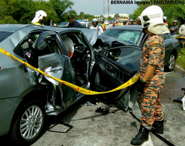 Five killed in head-on collision near Batu Gajah – please wear your seat belts, both front and rear