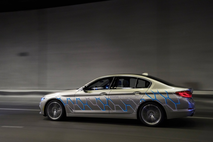 BMW i Inside Future with HoloActive Touch, BMW Connected, self-driving G30 5 Series at CES 2017 598439