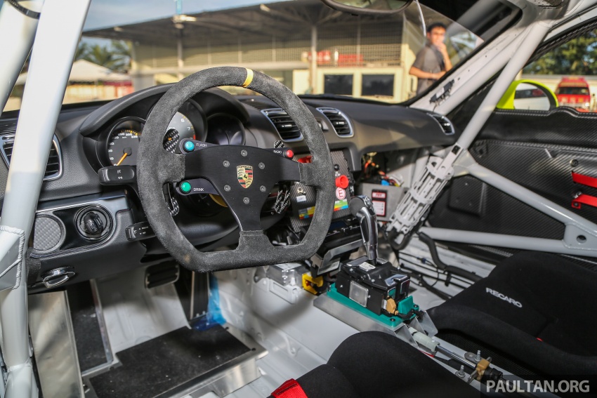 Porsche Cayman GT4 Clubsport dipertonton di Sepang 602252