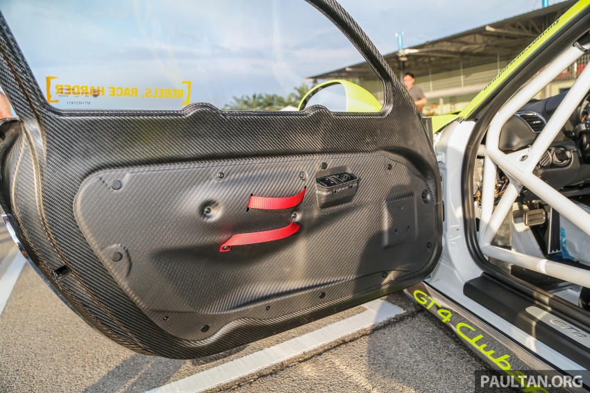 Porsche Cayman GT4 Clubsport dipertonton di Sepang 602257