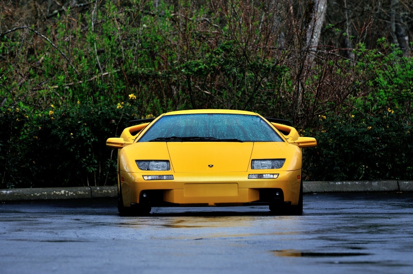 VIDEO: Did the Lambo Diablo use Nissan headlamps? 609613