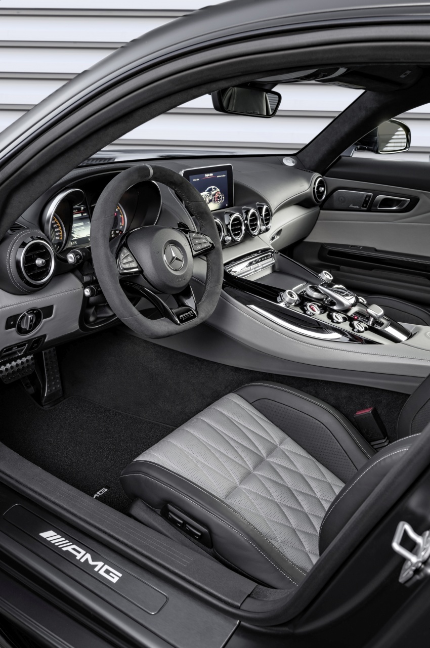 Mercedes-AMG GT C Coupe tampil di Detroit – GT dan GT S dapat pembaharuan gaya dan kelengkapan 601407