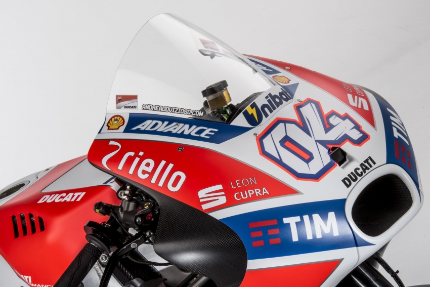Seat Leon Cupra 300 is the official Ducati MotoGP car 607534