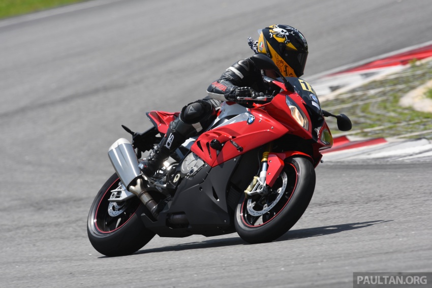 California Superbike School with BMW Motorrad – how to hone the craft while taking it to the edge, in safety 617839
