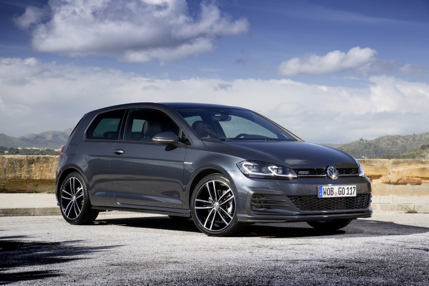 GALLERY: 2017 Volkswagen Golf Mk7 facelift – GTI, GTD, Golf Variant and 1.5 TSI play it up for the camera 611680