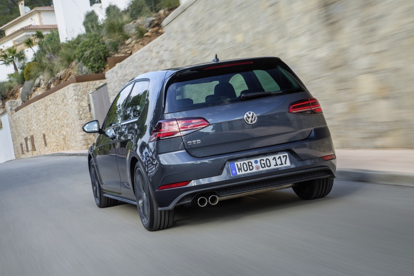 GALLERY: 2017 Volkswagen Golf Mk7 facelift – GTI, GTD, Golf Variant and 1.5 TSI play it up for the camera 611682