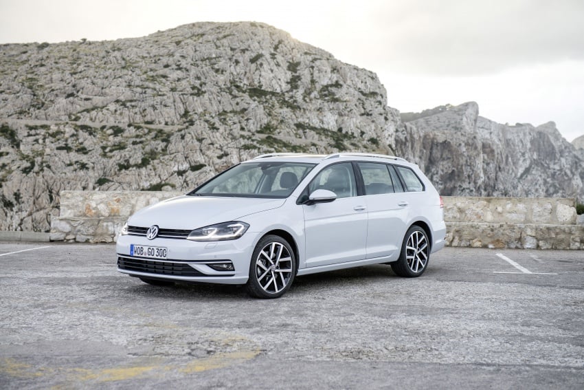 GALLERY: 2017 Volkswagen Golf Mk7 facelift – GTI, GTD, Golf Variant and 1.5 TSI play it up for the camera 611705