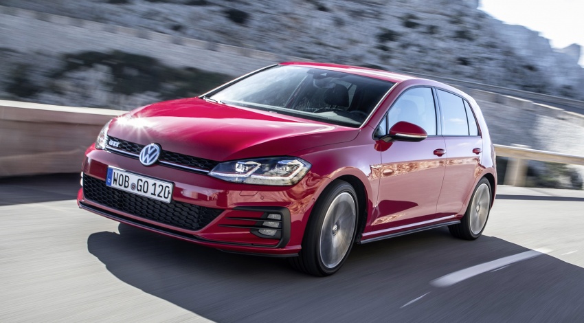 GALLERY: 2017 Volkswagen Golf Mk7 facelift – GTI, GTD, Golf Variant and 1.5 TSI play it up for the camera 611754