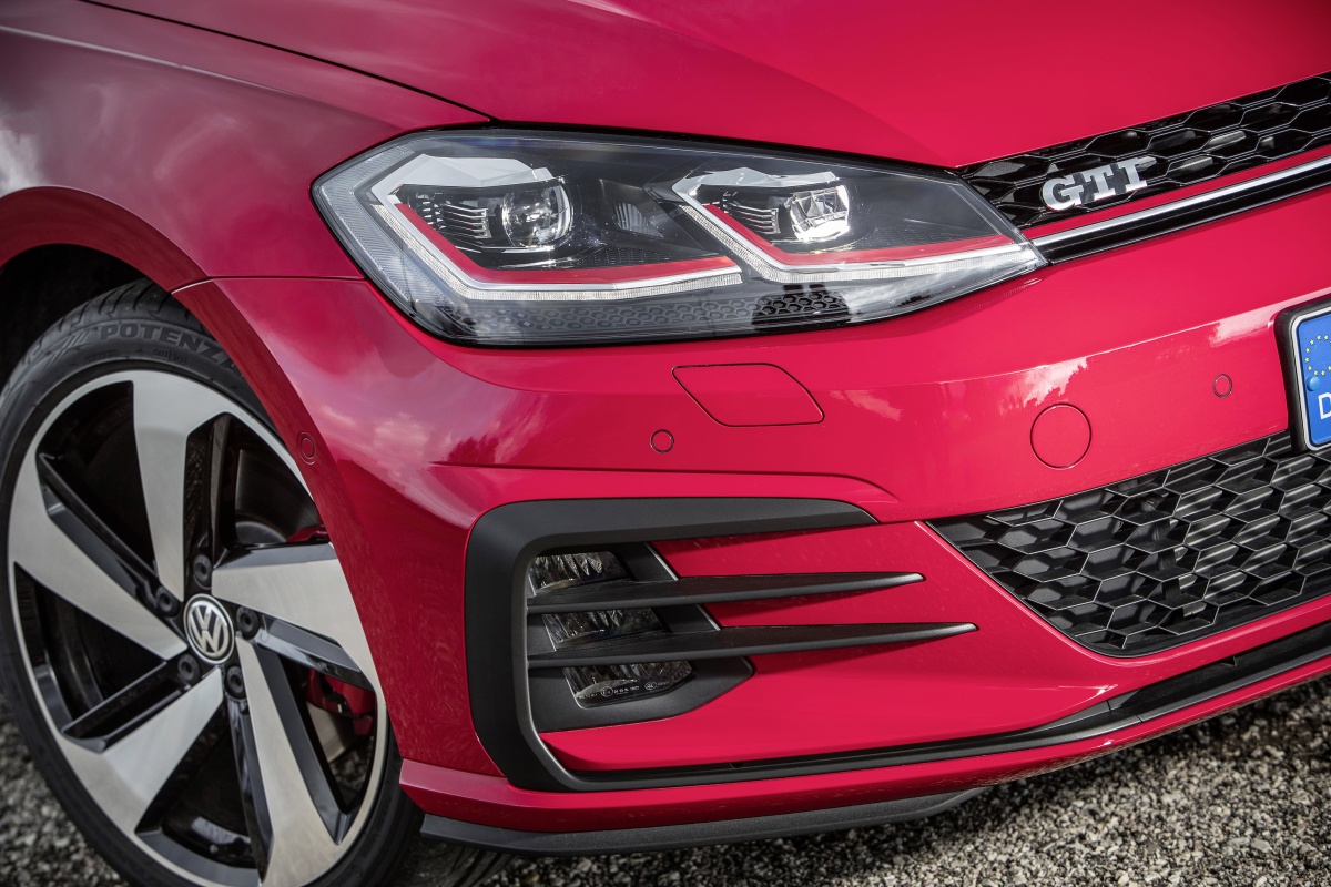 GALLERY 2017 Volkswagen Golf Mk7 Facelift GTI GTD Golf Variant And