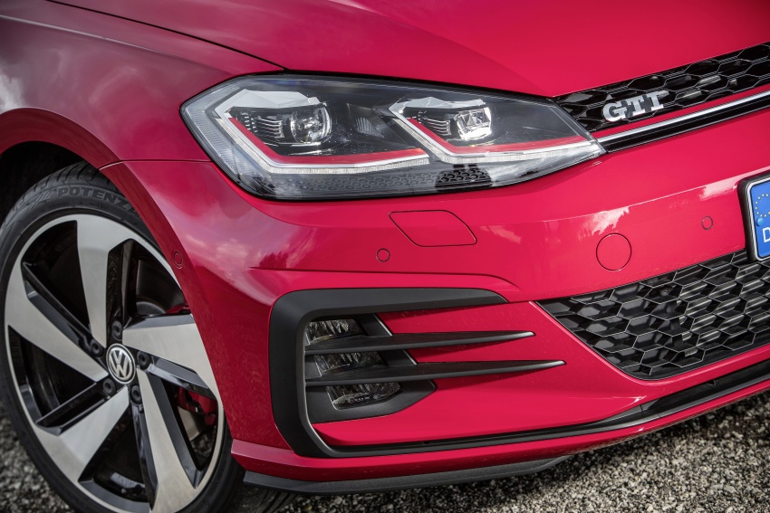 GALLERY: 2017 Volkswagen Golf Mk7 facelift – GTI, GTD, Golf Variant and 1.5 TSI play it up for the camera 611767