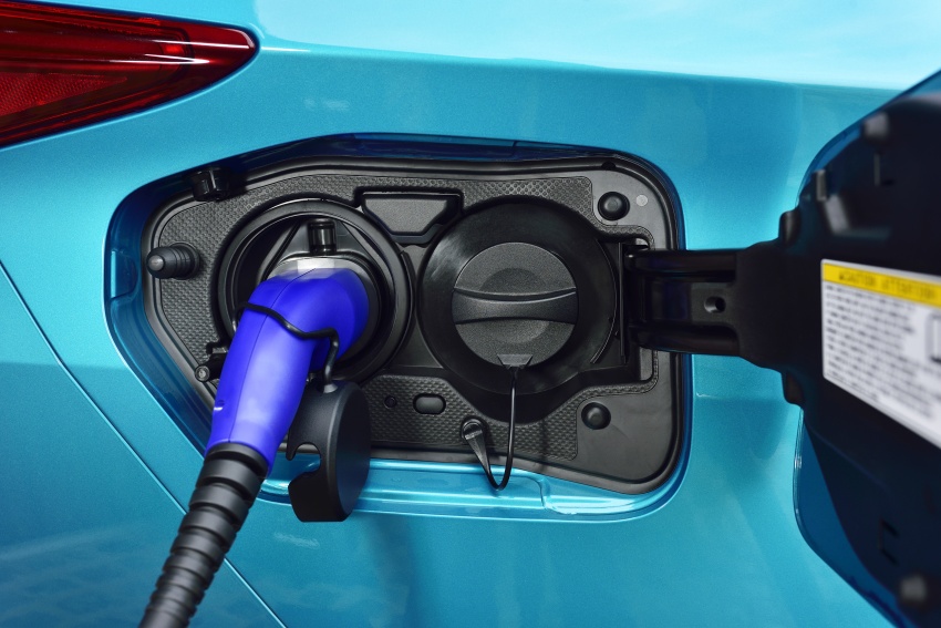 New Toyota Prius Plug-in Hybrid – double the EV range 612711