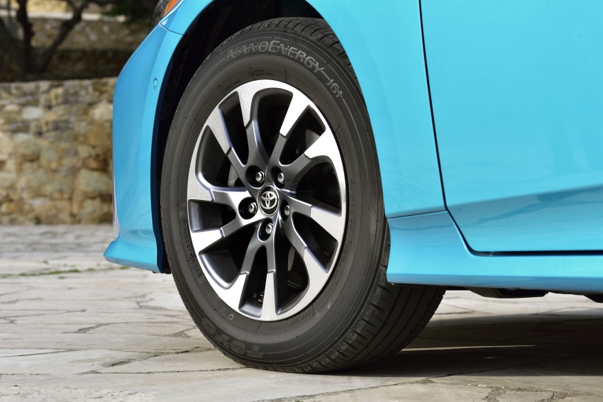 New Toyota Prius Plug-in Hybrid – double the EV range 612712