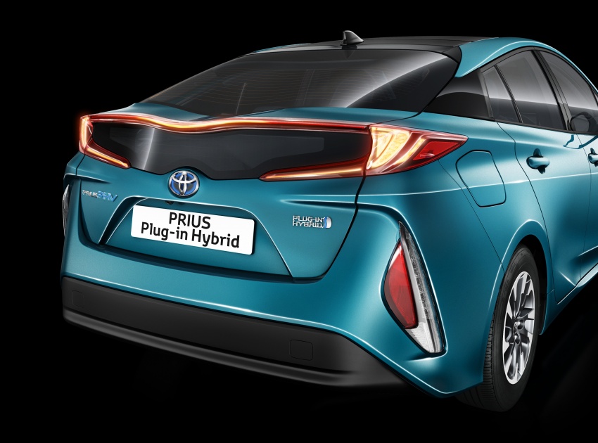 New Toyota Prius Plug-in Hybrid – double the EV range 612799