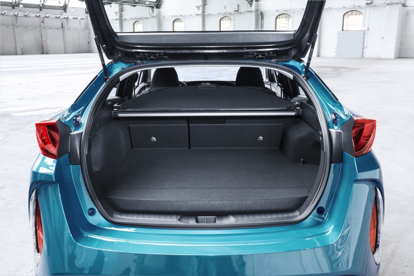 New Toyota Prius Plug-in Hybrid – double the EV range 612805
