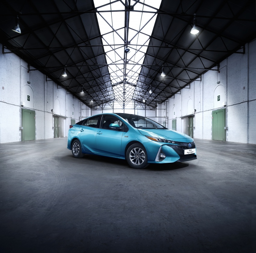 New Toyota Prius Plug-in Hybrid – double the EV range 612840