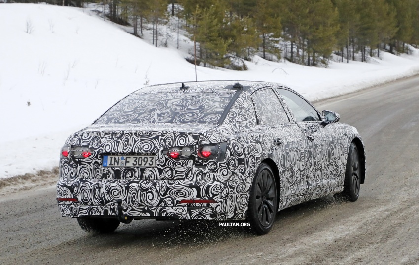 SPYSHOTS: 2018 Audi A6 shows off its new curves 615115