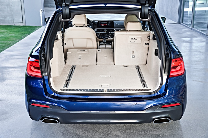 BMW 5 Series Touring G31 muncul – 4 varian termasuk diesel akan ditawarkan, ruang simpanan 1,700 liter 610461