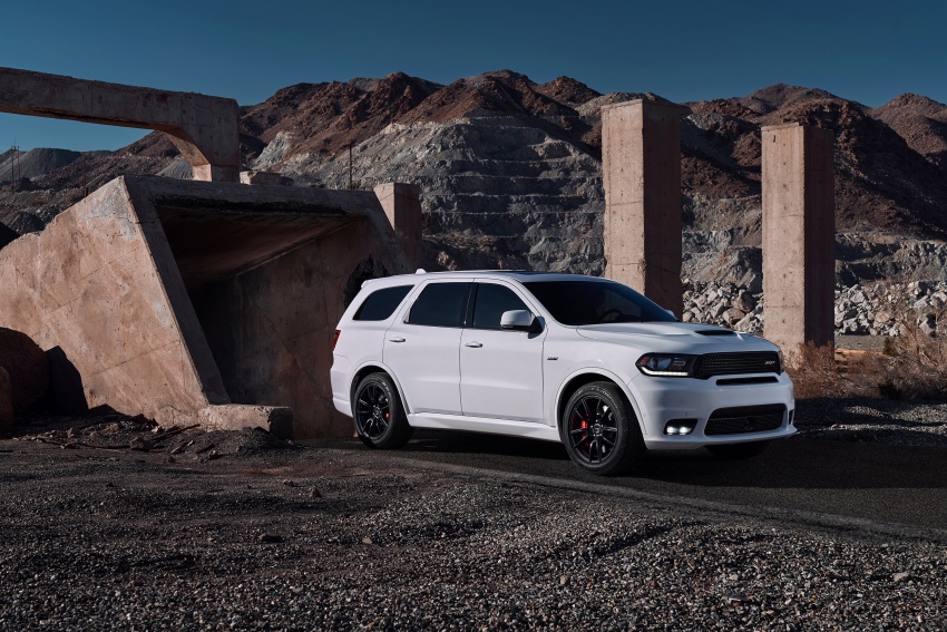 Dodge Durango SRT unveiled – 475 hp three-row SUV 613076