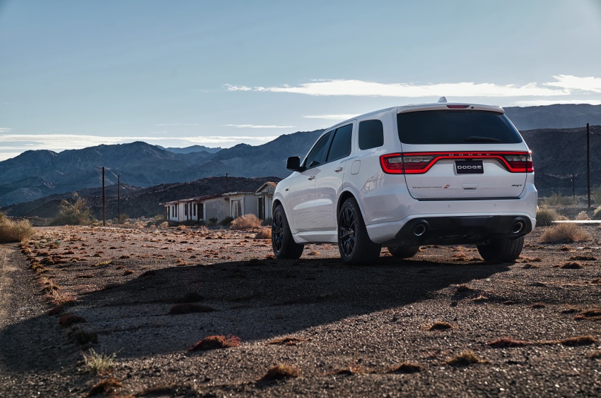 Dodge Durango SRT unveiled – 475 hp three-row SUV 613081