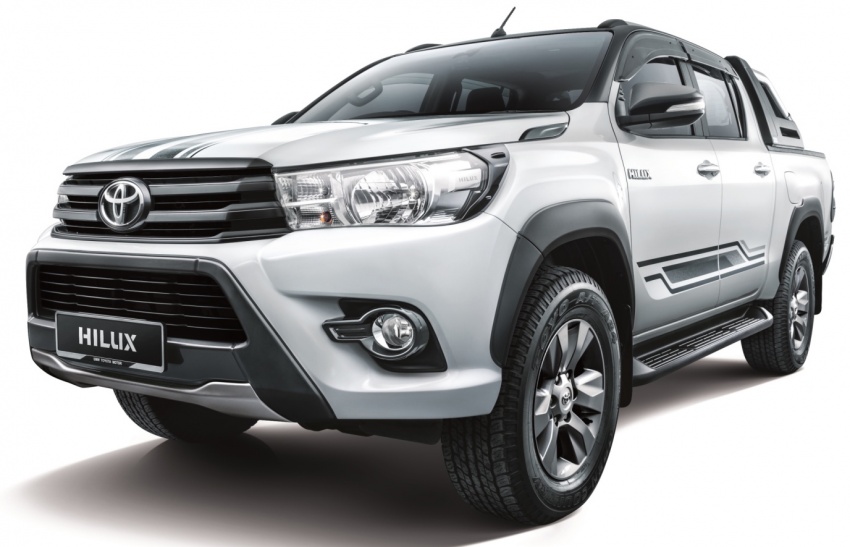 Toyota Hilux 2.4G Limited Edition – dark bits on white 615576