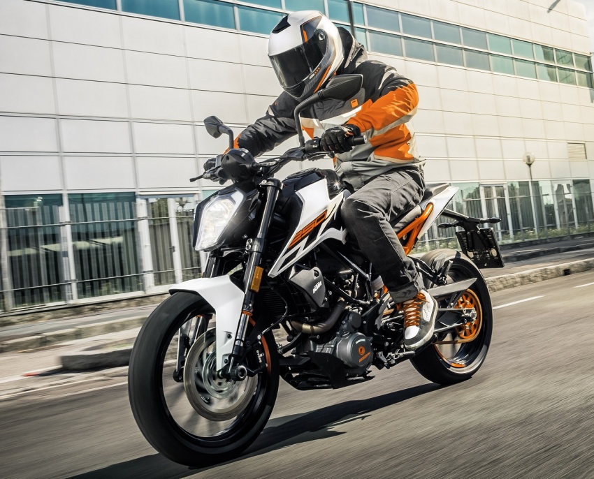 2017 KTM 390 and 250 Duke launched in India – priced at RM15,001 for 390 Duke and RM11,534 for 250 Duke 620571