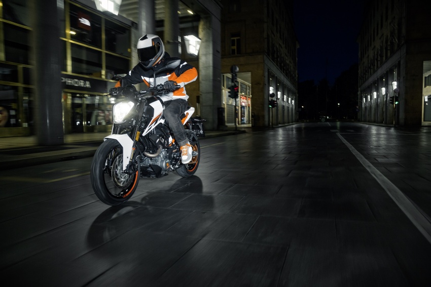 2017 KTM 390 and 250 Duke launched in India – priced at RM15,001 for 390 Duke and RM11,534 for 250 Duke 620574