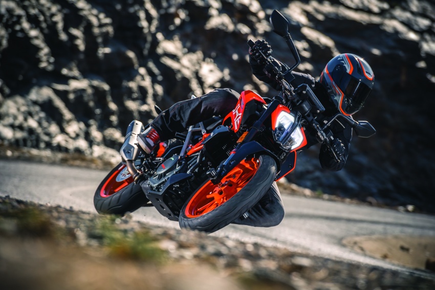 2017 KTM 390 and 250 Duke launched in India – priced at RM15,001 for 390 Duke and RM11,534 for 250 Duke 620564