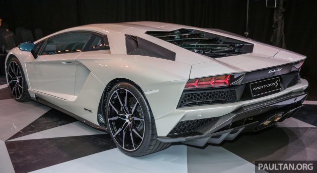 Lamborghini Aventador successor could be a hybrid