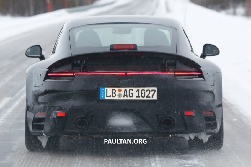 SPYSHOT: Porsche 911 coupe dan cabriolet generasi seterusnya ditemui sewaktu ujian di kawasan bersalji 611426