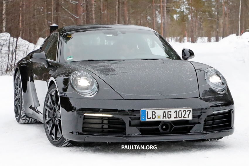 SPYSHOT: Porsche 911 coupe dan cabriolet generasi seterusnya ditemui sewaktu ujian di kawasan bersalji 611429