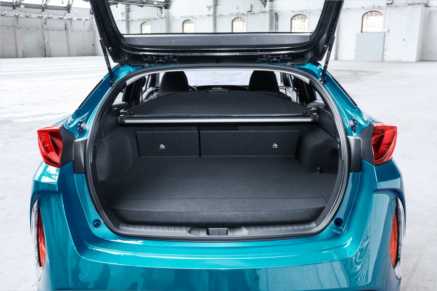 Toyota Prius Plug-in Hybrid diperkenal – lebih banyak teknologi maju, jarak pergerakan mod EV berganda 613263