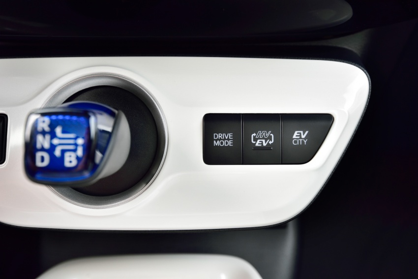 Toyota Prius Plug-in Hybrid diperkenal – lebih banyak teknologi maju, jarak pergerakan mod EV berganda 613337