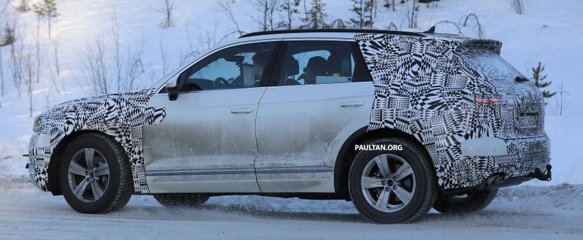 SPYSHOTS: Volkswagen Touareg winter testing 617069