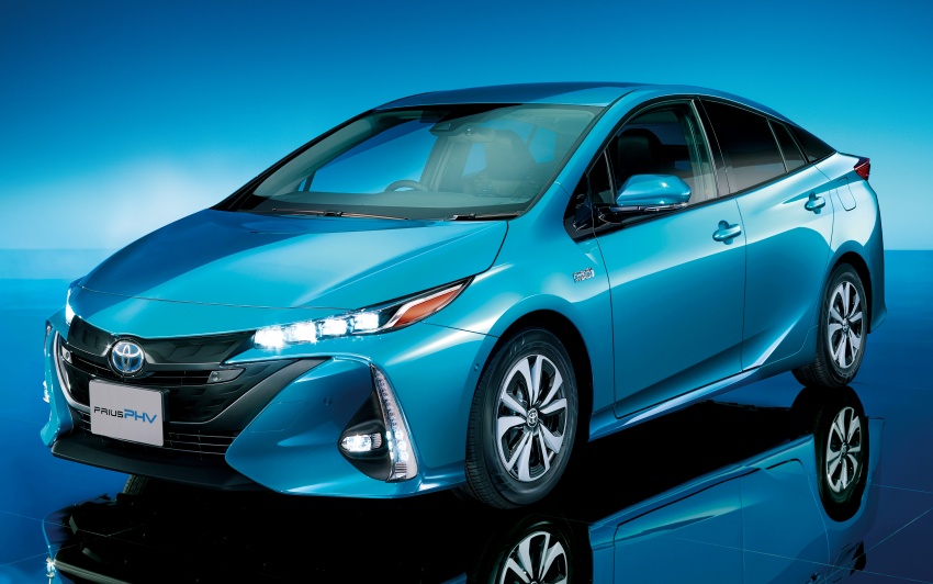 Toyota Prius PHV debuts in Japan – 68.2 km EV range 616970