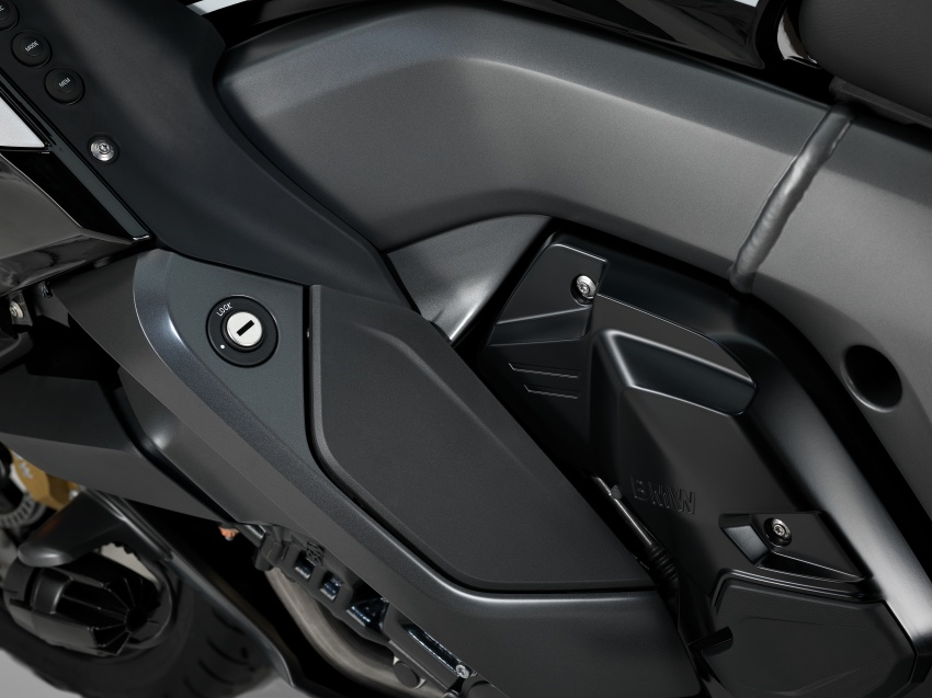 2017 BMW Motorrad K 1600 GT in M’sia – RM159,900 633572