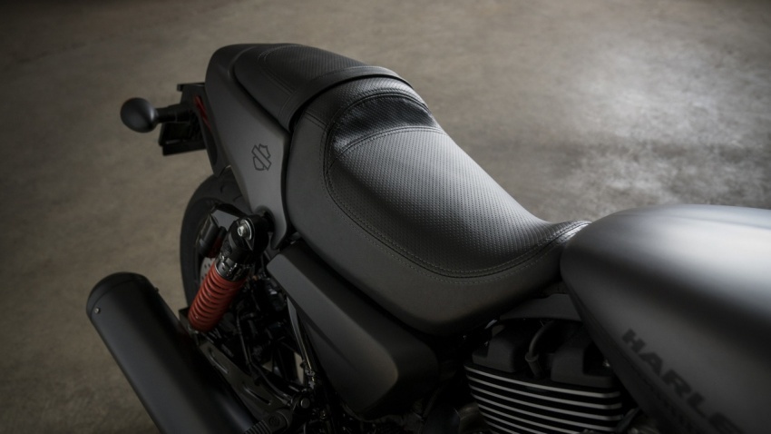 Harley-Davidson Street Rod 750 2017 diperkenal di AS – badan serba hitam, brek cakera berkembar di depan 628831
