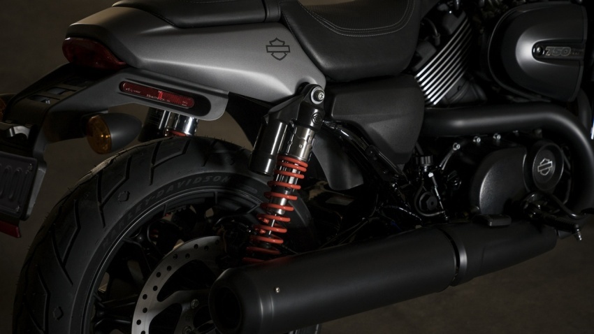 Harley-Davidson Street Rod 750 2017 diperkenal di AS – badan serba hitam, brek cakera berkembar di depan 628829