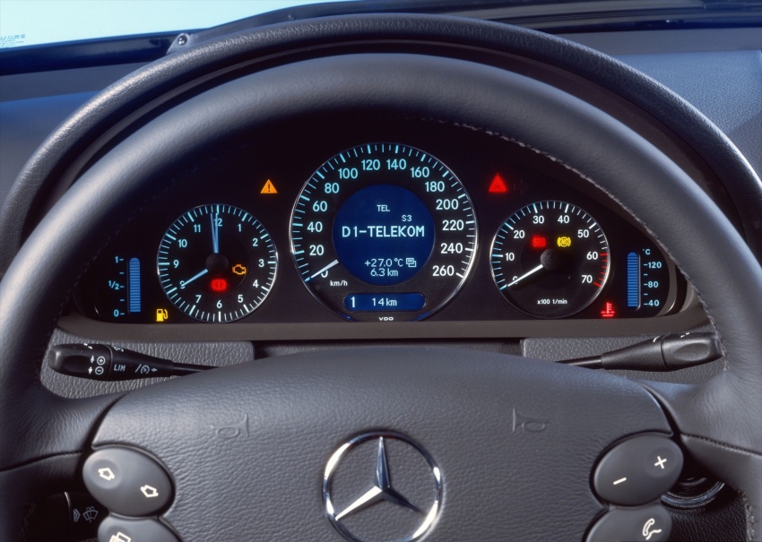 GALERI: Mercedes-Benz E-Class Coupe – evolusi dari W114, C123, C124, C208, C209, C207 dan C238 628724