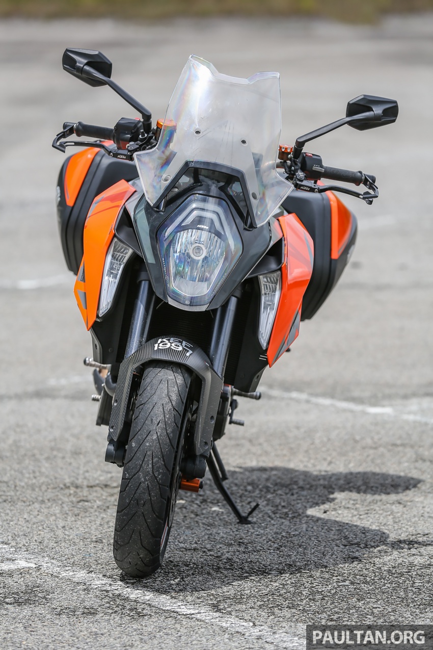 REVIEW: 2017 KTM 1290 Super Duke GT – so, what’s a nice bike like you doing with an engine like this? 635764