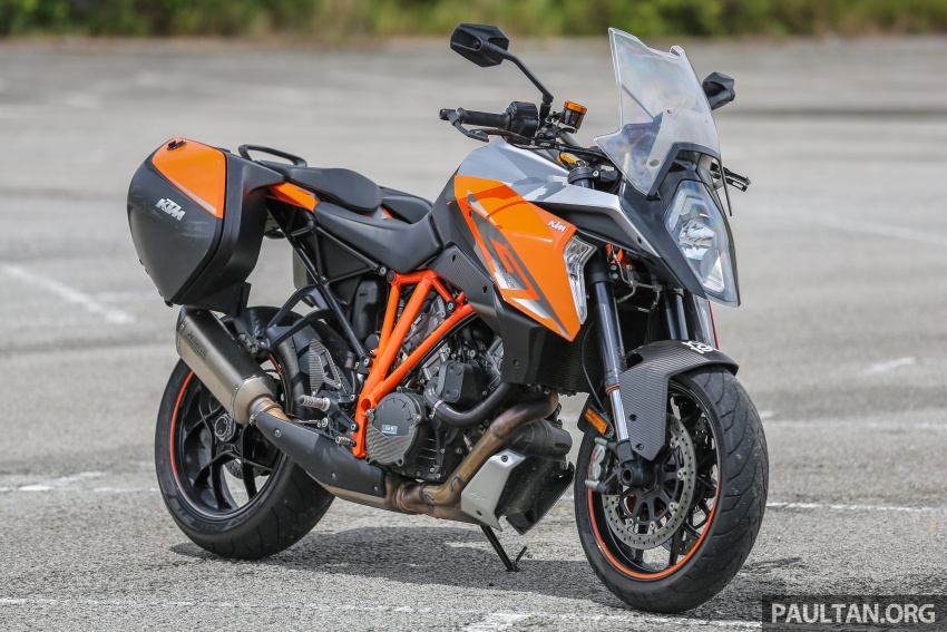 REVIEW: 2017 KTM 1290 Super Duke GT – so, what’s a nice bike like you doing with an engine like this? 635765
