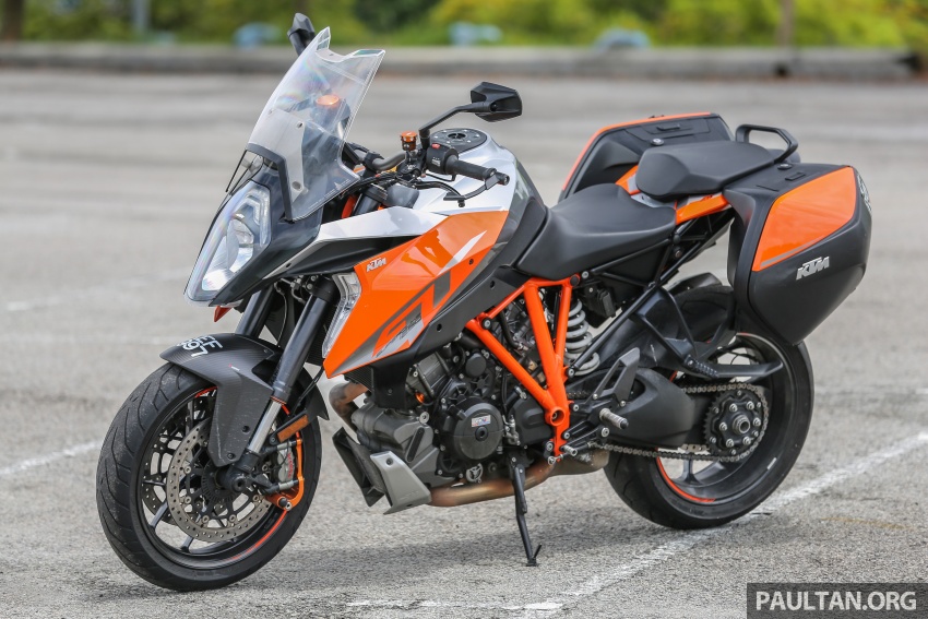 REVIEW: 2017 KTM 1290 Super Duke GT – so, what’s a nice bike like you doing with an engine like this? 635812