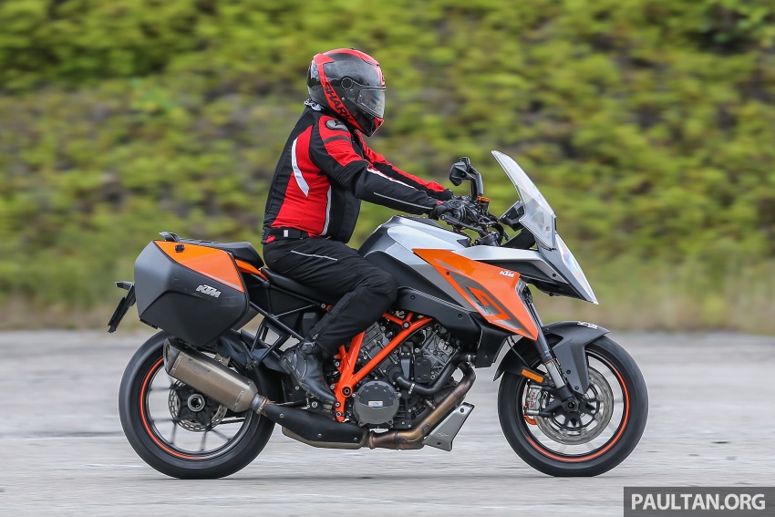 REVIEW: 2017 KTM 1290 Super Duke GT – so, what’s a nice bike like you doing with an engine like this? 635814